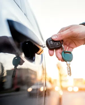 Lock Locksmith Tech Dayton, OH 937-587-0186 - unlock-car